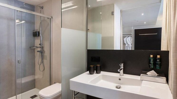 The Level Garden Suite 